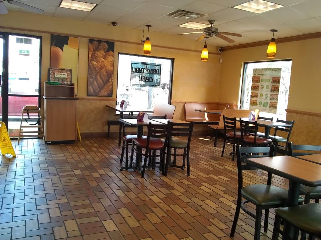 Subway Restaurants | restaurant | 2049 Mangum Rd, Houston, TX 77092, USA | 7132308838 OR +1 713-230-8838