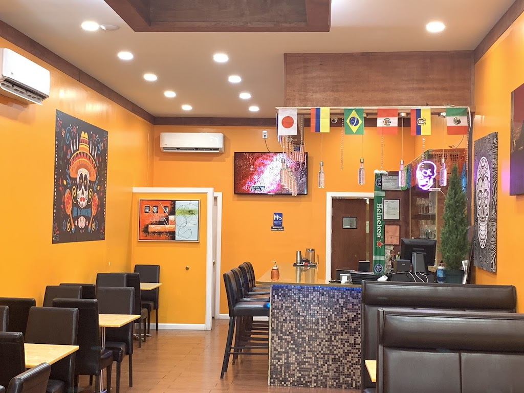 Holla Namaste Bar and Grill | restaurant | 35-21 Junction Blvd, Queens, NY 11368, USA | 9173961412 OR +1 917-396-1412