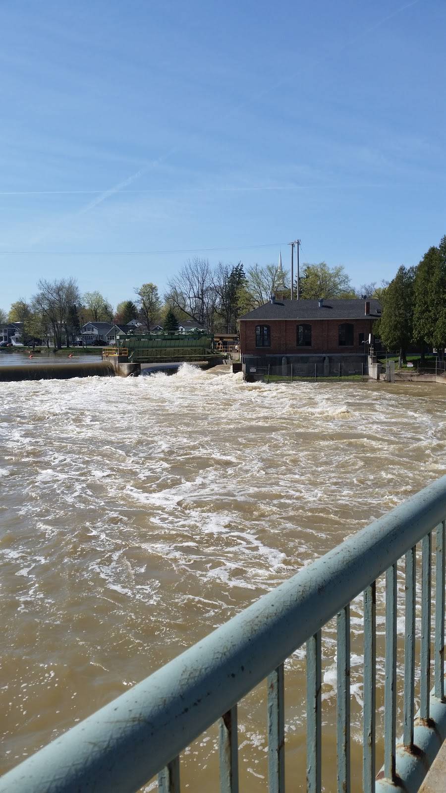 Sammy Malones | restaurant | 2 Oswego St, Baldwinsville, NY 13027, USA | 3156355407 OR +1 315-635-5407