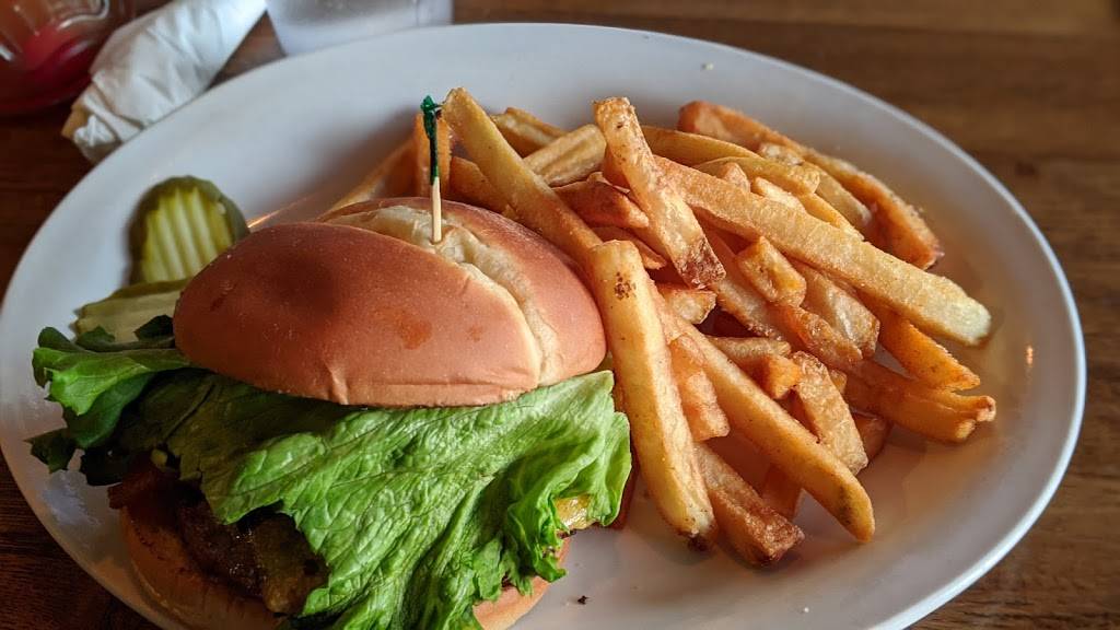 Topside Bar & Grill | restaurant | 215 Wilkes St, Steilacoom, WA 98388, USA | 2532123690 OR +1 253-212-3690