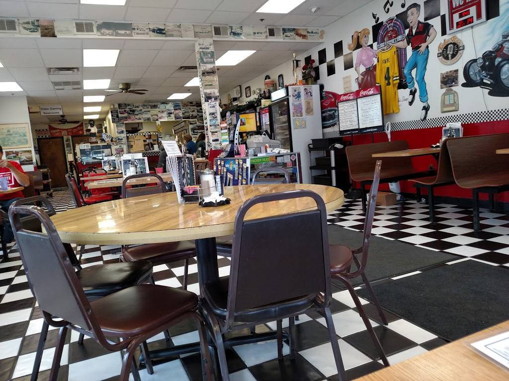 Docs Diner | restaurant | 6499 N 2nd St, Loves Park, IL 61111, USA | 8152823657 OR +1 815-282-3657