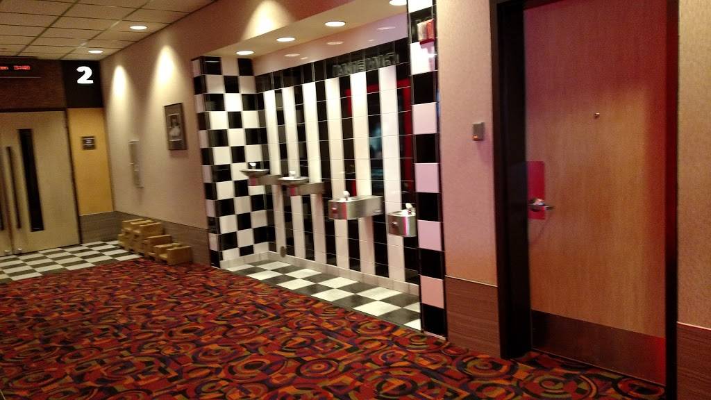 Tinseltown USA | meal takeaway | Hills Mall, 720 W Ring Rd, Layton, UT 84041, USA | 8015464764 OR +1 801-546-4764