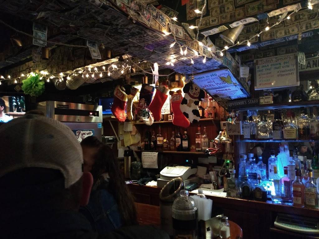 Hemingways Bistro | restaurant | 920 Bay St, Beaufort, SC 29902, USA | 8435214480 OR +1 843-521-4480