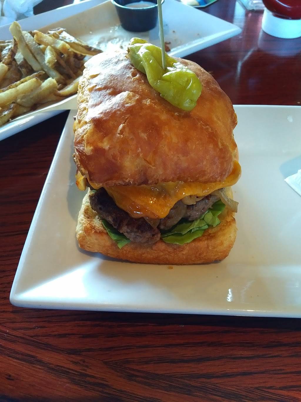 The Barley Mow | restaurant | 700 March Rd, Kanata, ON K2K 1L3, Canada | 6135996098 OR +1 613-599-6098