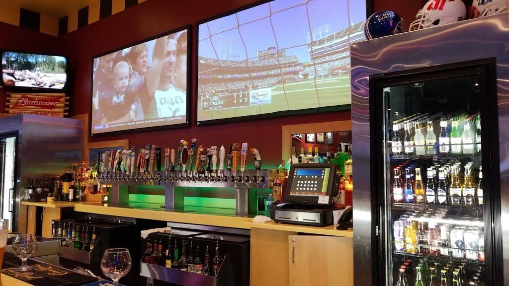 Buffalo Wild Wings | meal takeaway | 110 S Hampton Pl, Clarksville, TN 37040, USA | 9315525327 OR +1 931-552-5327