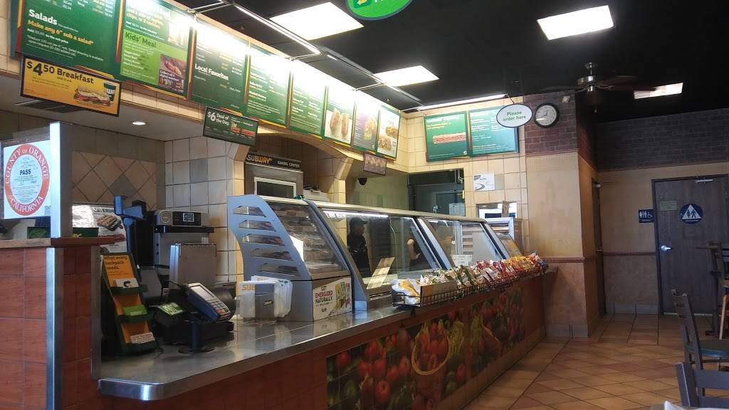Subway Restaurants | restaurant | 1015 S Main St, Santa Ana, CA 92701, USA | 7148355555 OR +1 714-835-5555