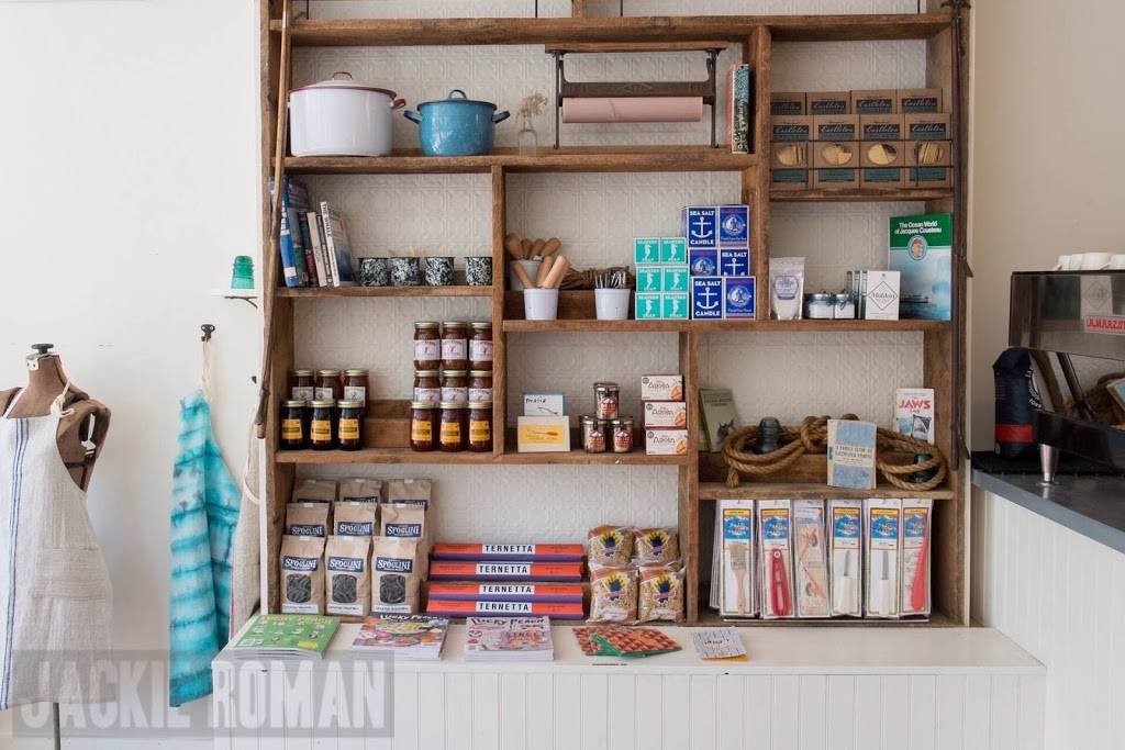 Littleneck Outpost | meal takeaway | 128 Franklin St, Brooklyn, NY 11222, USA | 7183833080 OR +1 718-383-3080