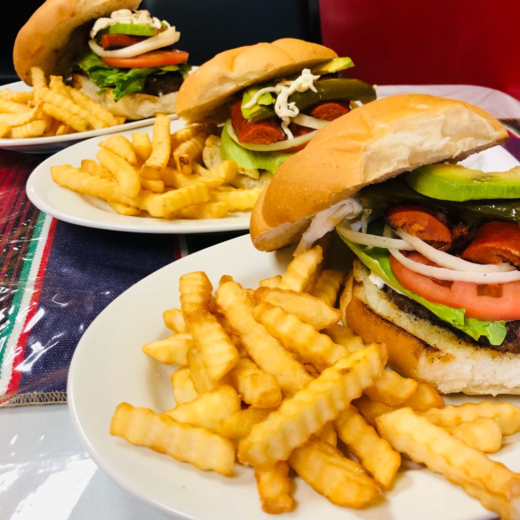 Figuritas Mexican Kitchen | restaurant | 887 Broadway, Bayonne, NJ 07002, USA | 2014552163 OR +1 201-455-2163