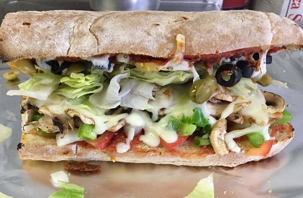 Papas Pizzeria | restaurant | 69045 M62, Suite J, Edwardsburg, MI 49112, USA | 2696630097 OR +1 269-663-0097