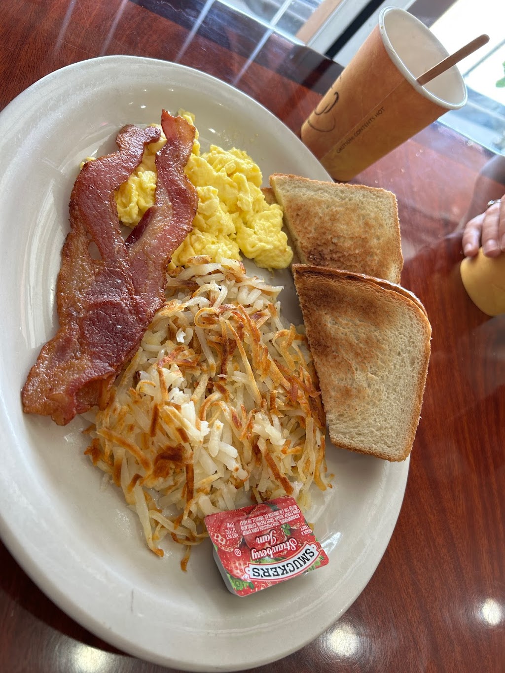 Luckys Bakery & Cafe | restaurant | 2666 Geneva Ave, Daly City, CA 94014, USA | 4154683172 OR +1 415-468-3172