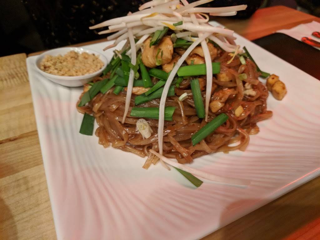 sukhoTHAI | restaurant | 490 Front St E, Toronto, ON M5A 1H7, Canada | 4167772092 OR +1 416-777-2092