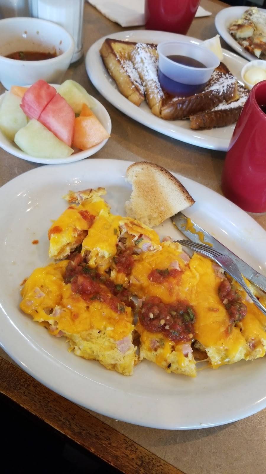 Village Cafe | restaurant | 20122 Vanowen St, Winnetka, CA 91306, USA | 8186107477 OR +1 818-610-7477