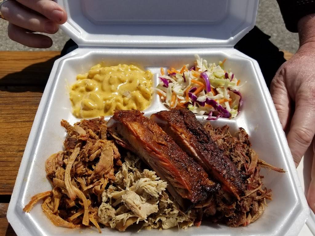 Sarges Smokehouse Bbq LLC | restaurant | 8505 E Adamo Dr, Tampa, FL 33619, USA | 8132856097 OR +1 813-285-6097