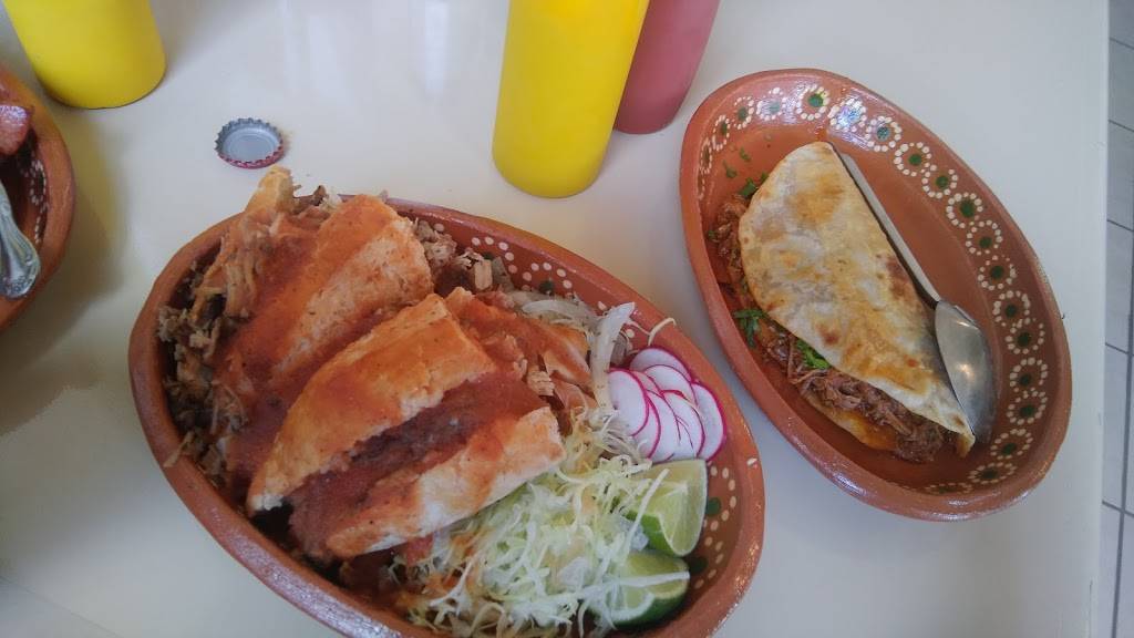 Antojos Guadalajara | restaurant | 1701 Guadalupe St, San Antonio, TX 78207, USA | 2104127451 OR +1 210-412-7451