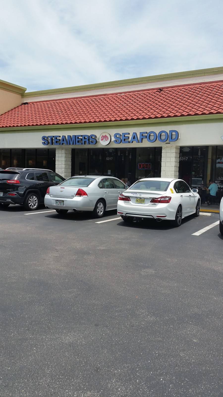 Steamers of Naples | restaurant | 5317 Airport-Pulling Rd, Naples, FL 34109, USA | 2395933388 OR +1 239-593-3388