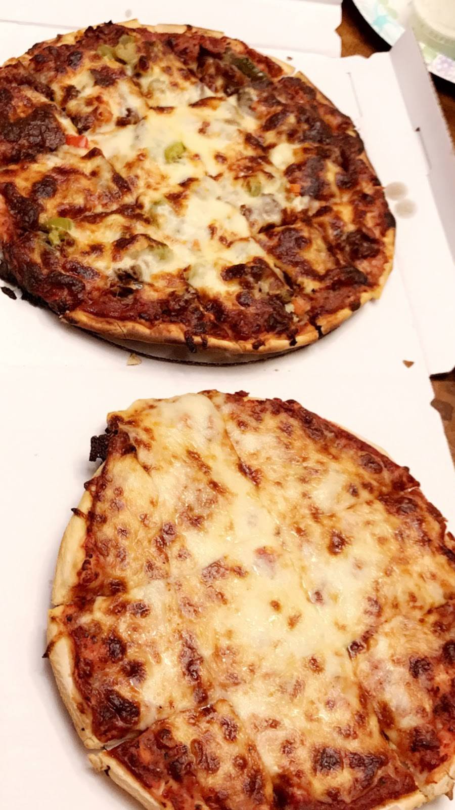 Village Pizza | restaurant | 17260 Oak Park Ave # 1, Tinley Park, IL 60477, USA | 7085324440 OR +1 708-532-4440