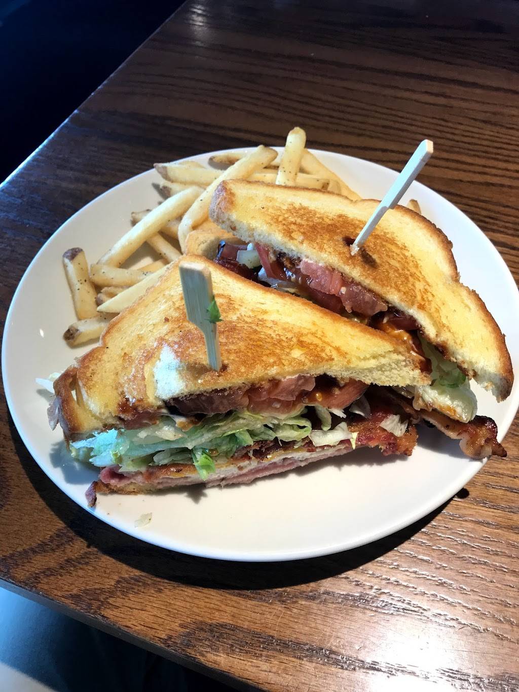 Applebees Grill + Bar | restaurant | 216 W Katherine P Raines Rd, Cleburne, TX 76033, USA | 8176453585 OR +1 817-645-3585