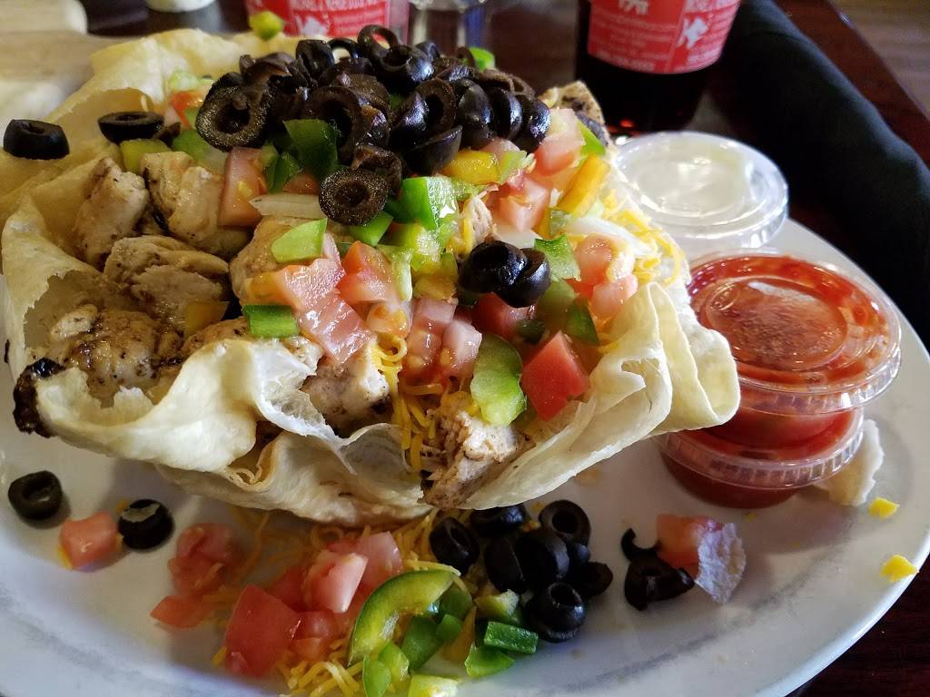 Chaps | restaurant | 23084 E Main St, Armada, MI 48005, USA | 5867844500 OR +1 586-784-4500