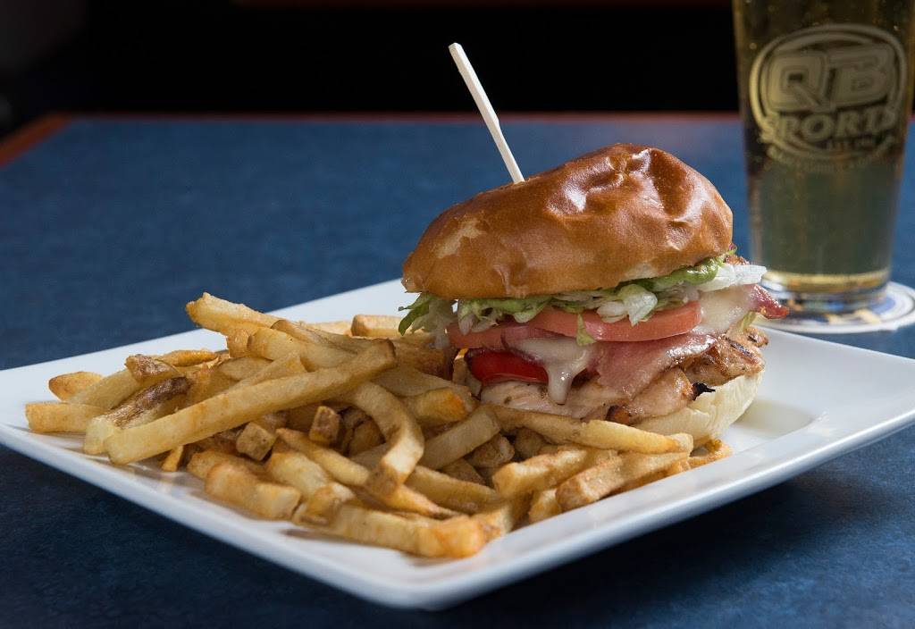 QB Sports Bar Grill Games | restaurant | 4460 Fairview St, Burlington, ON L7L 5P9, Canada | 9056379797 OR +1 905-637-9797