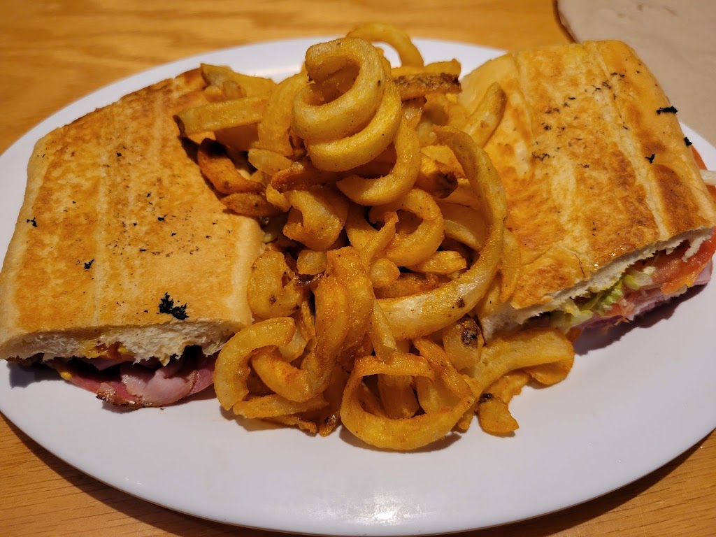 Beef O Bradys | restaurant | 4944 Malloy Plaza E, Marianna, FL 32448, USA | 8504820002 OR +1 850-482-0002