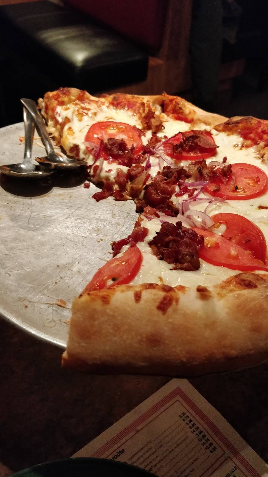 Restaurant Pizza Giffard Inc | restaurant | 2994 Boulevard Sainte-Anne, Québec, QC G1E 3J3, Canada | 4186636373 OR +1 418-663-6373