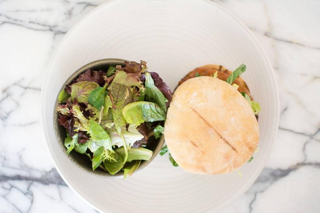 Hedleys Restaurant | restaurant | 640 N Robertson Blvd, West Hollywood, CA 90069, USA | 3106592009 OR +1 310-659-2009