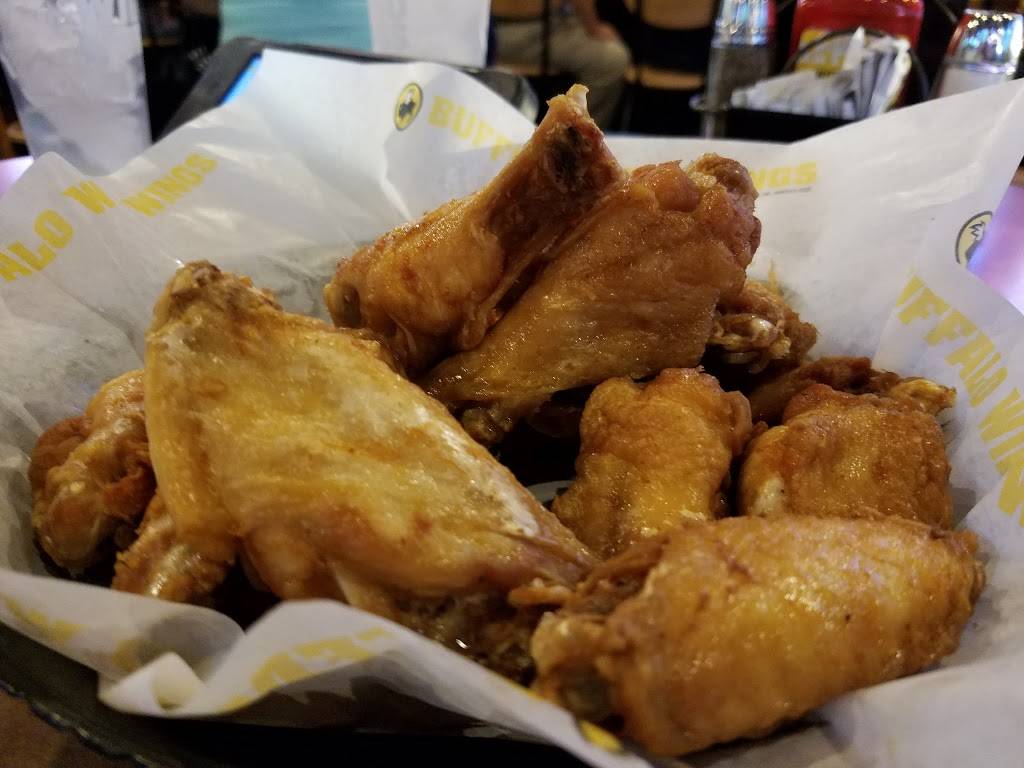 Buffalo Wild Wings | meal takeaway | 655 Sunland Park Drive K-1, El Paso, TX 79912, USA | 9155843241 OR +1 915-584-3241