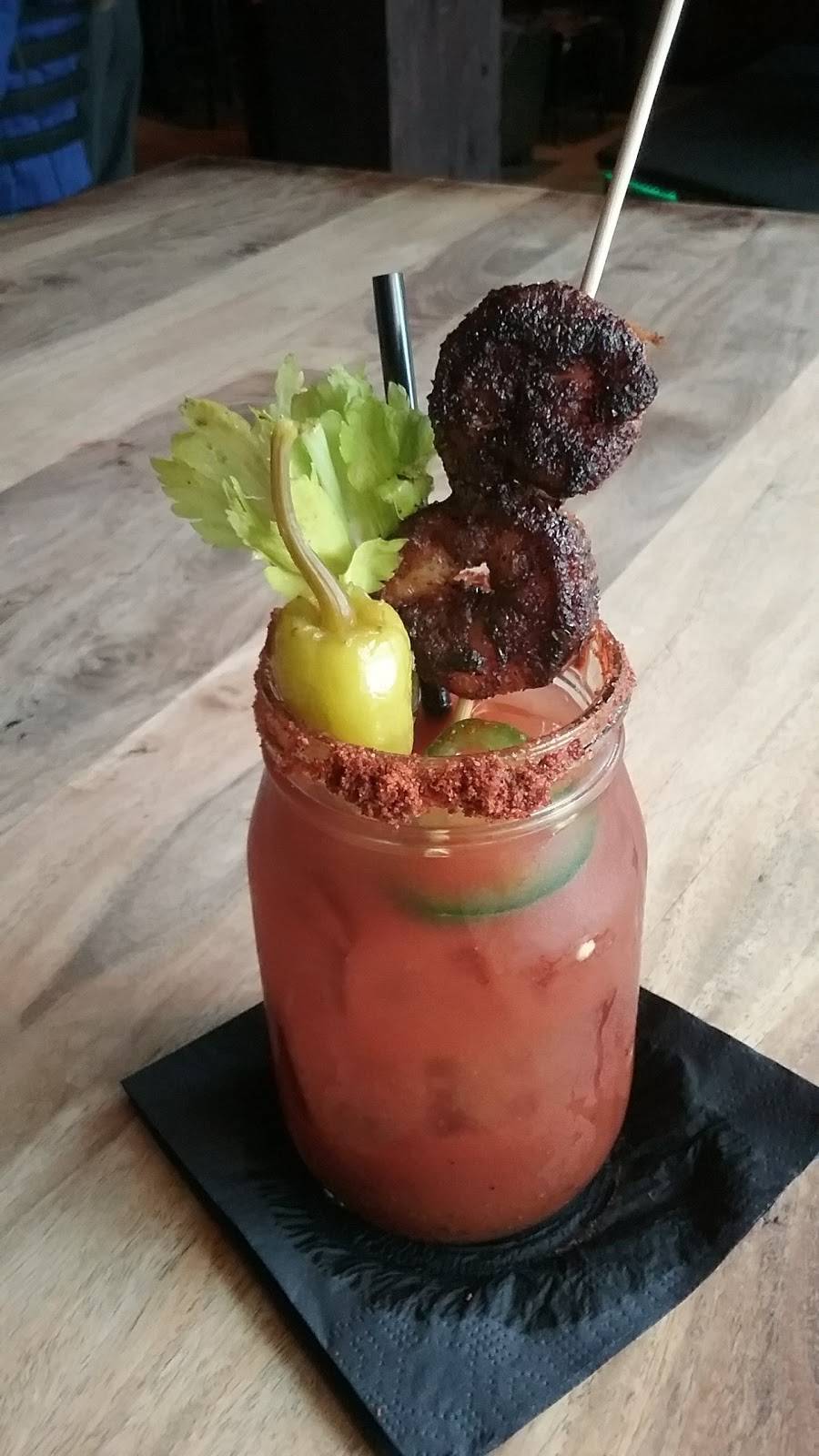 Montreux Bar & Grill | restaurant | 127 W Richardson Ave, Summerville, SC 29483, USA | 8432611200 OR +1 843-261-1200