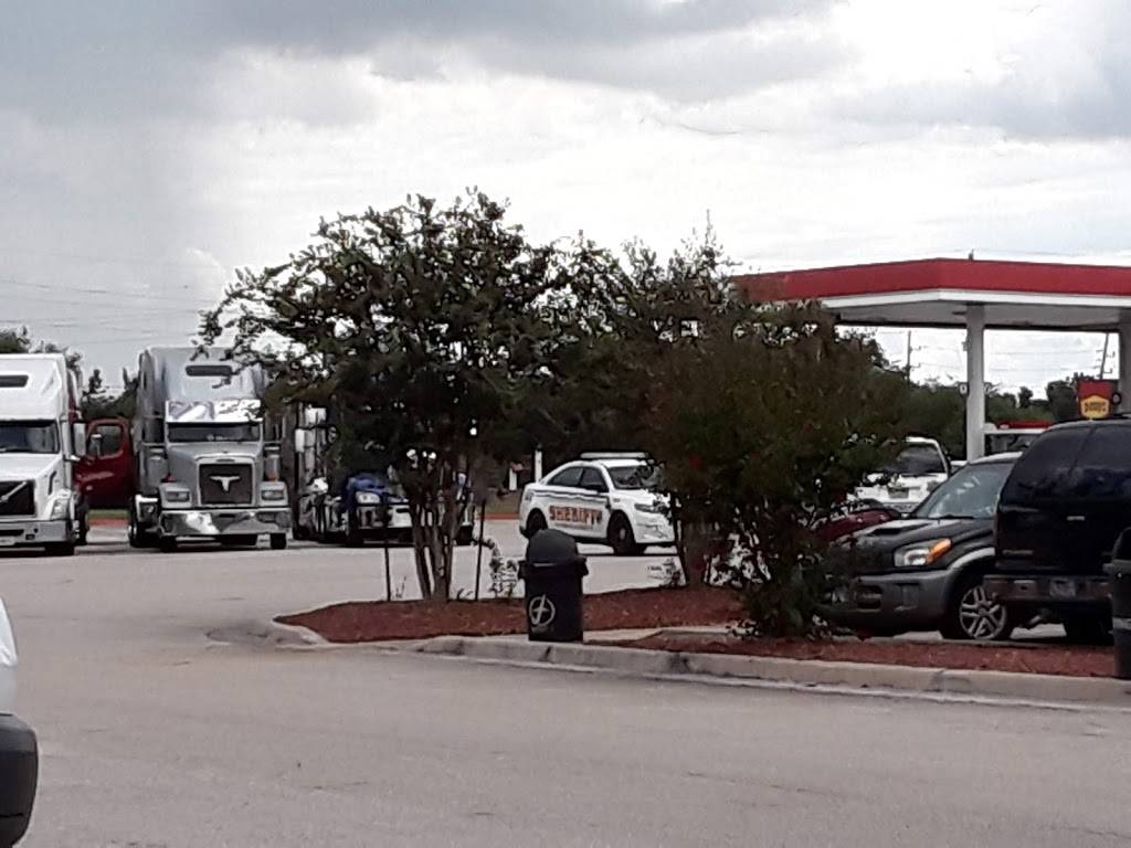 Flying J Travel Center | restaurant | 15919 North Fwy, Houston, TX 77090, USA | 2818930423 OR +1 281-893-0423