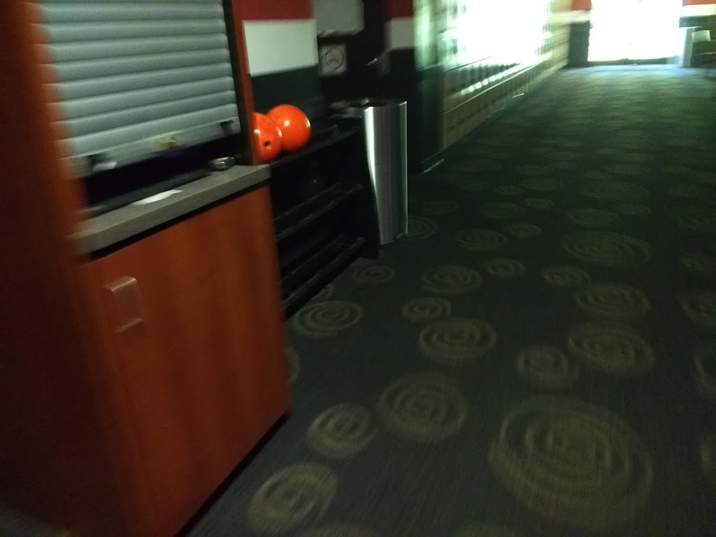 AMF Lynchburg Lanes | restaurant | 4643 Murray Pl, Lynchburg, VA 24502, USA | 4345282695 OR +1 434-528-2695