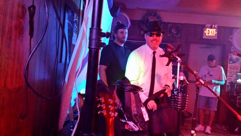 Shortys Den | restaurant | 1300 7th St, Bedford, IN 47421, USA | 8122793640 OR +1 812-279-3640