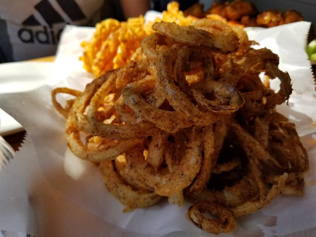 Bar Coastal | restaurant | 1495 1st Avenue, New York, NY 10075, USA | 2122886635 OR +1 212-288-6635