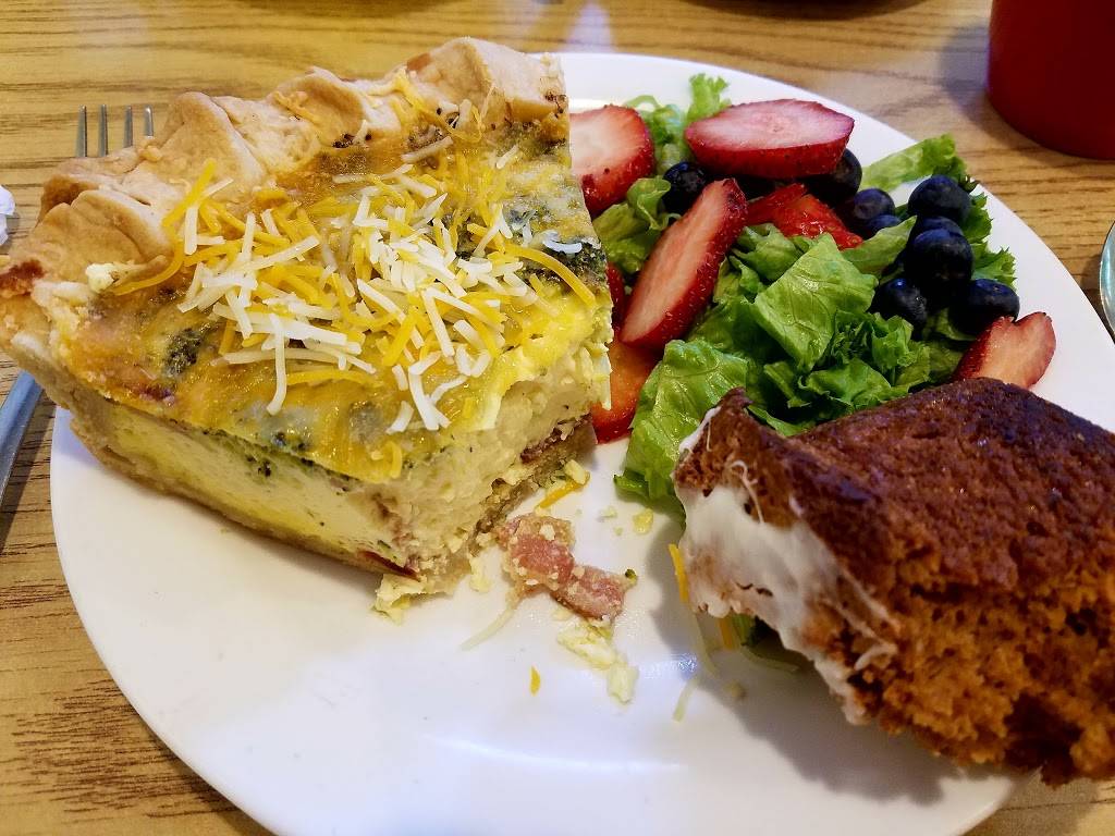 Crossroads Diner | restaurant | 24 Mayville Rd, Bethel, ME 04217, USA | 2078243673 OR +1 207-824-3673