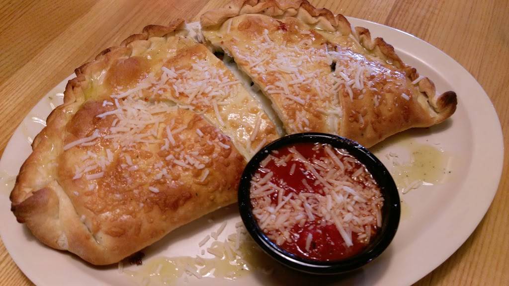 Pepperoni Bills Pizzeria | restaurant | 35 Camden Ct SW, Camdenton, MO 65020, USA | 5738732365 OR +1 573-873-2365