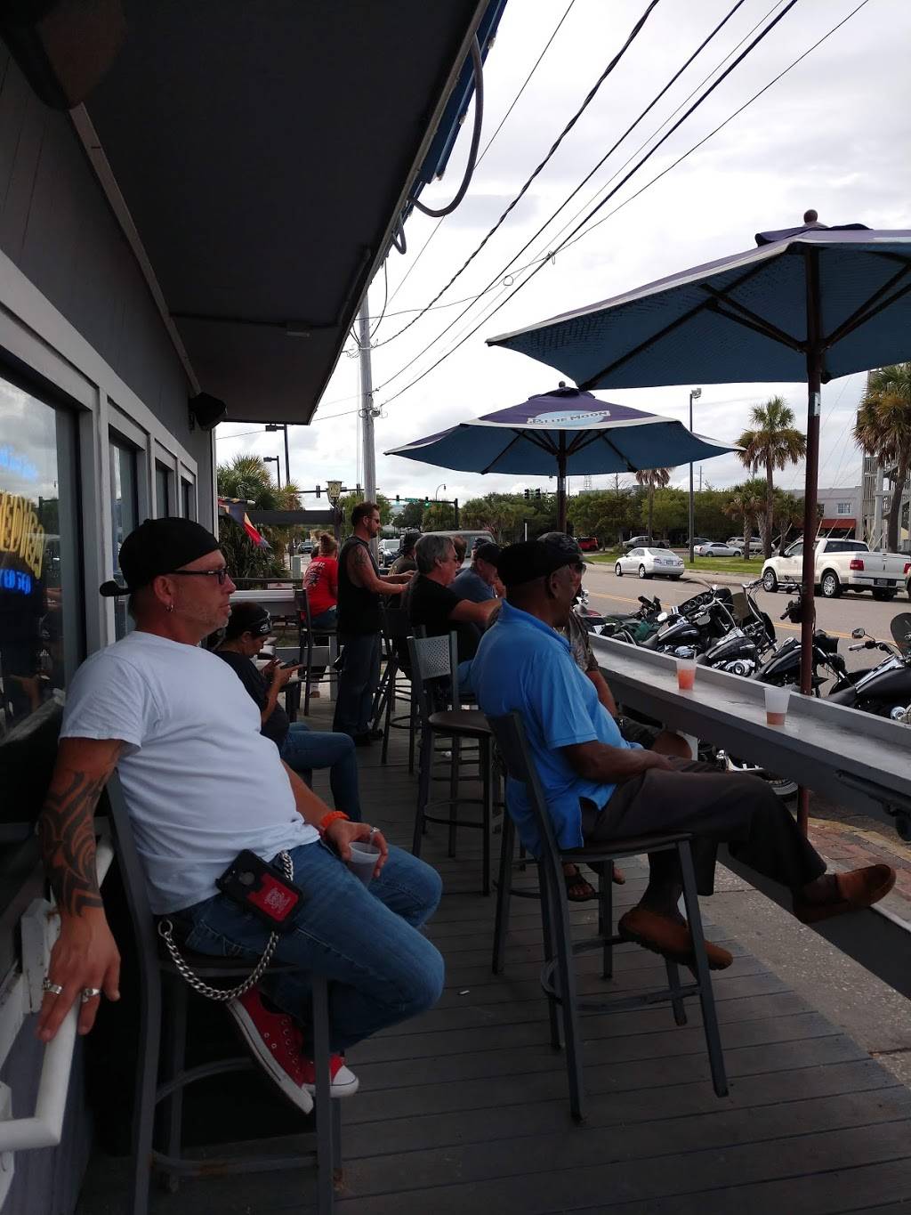 Barnacle Bills Rum & Raw Bar | restaurant | 405 8th Ave N, Myrtle Beach, SC 29577, USA | 8439459059 OR +1 843-945-9059