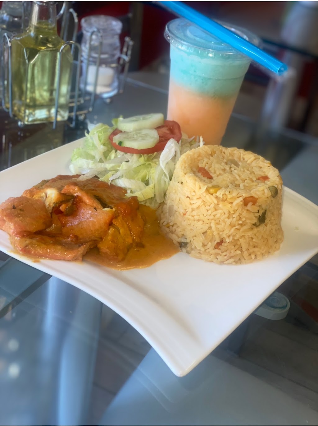 Myas Sazon Latino | restaurant | 142 California Blvd, Davenport, FL 33897, USA | 8633535093 OR +1 863-353-5093