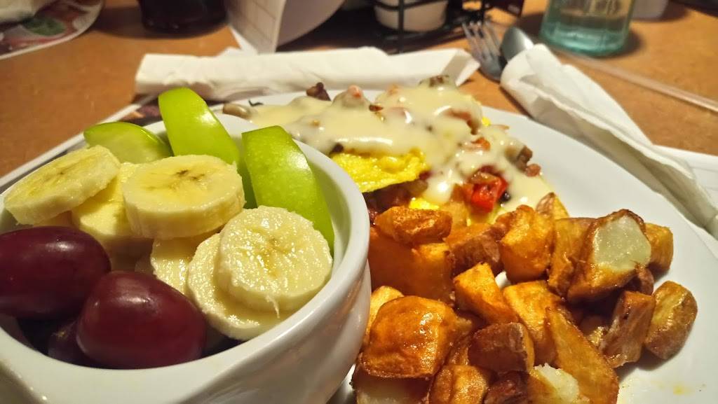 Dennys | restaurant | 2703 S Country Club Rd, El Reno, OK 73036, USA | 4052623535 OR +1 405-262-3535