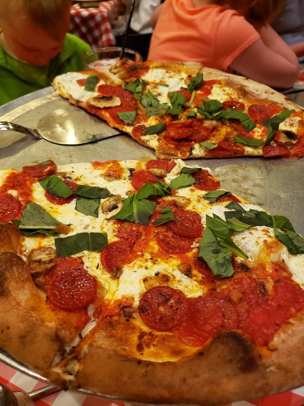 Grimaldis Pizzeria | restaurant | 2168 E Williams Field Rd Suite 102, Gilbert, AZ 85295, USA | 4808147722 OR +1 480-814-7722