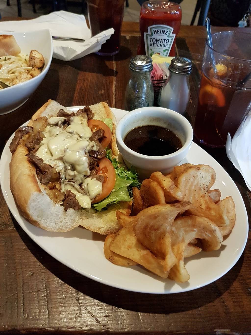 The Francis Southern Table & Bar | restaurant | 6747 US-61, St Francisville, LA 70775, USA | 2256350033 OR +1 225-635-0033