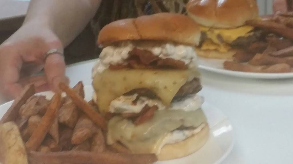 Sugar Hut Cafe | restaurant | 174 S Main St, Vermontville, MI 49096, USA | 5177260336 OR +1 517-726-0336