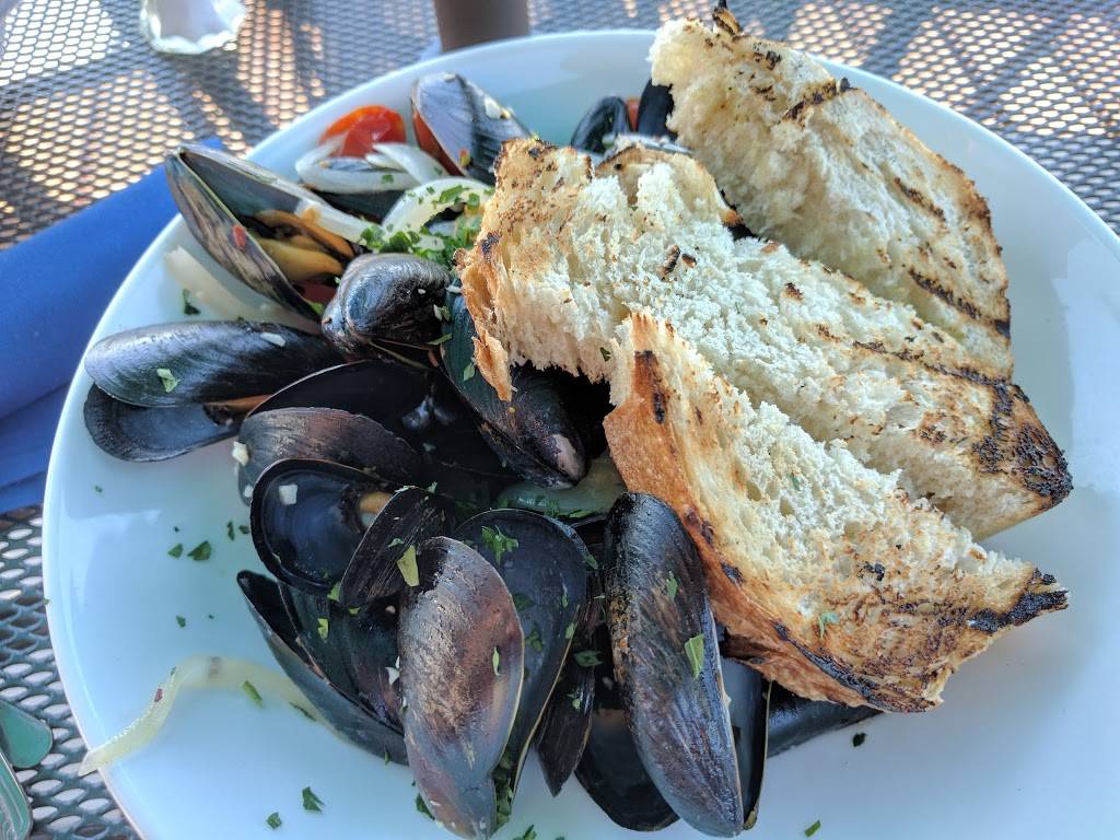 Eves Waterfront | restaurant | 15 Embarcadero West, Oakland, CA 94607, USA | 5108174477 OR +1 510-817-4477