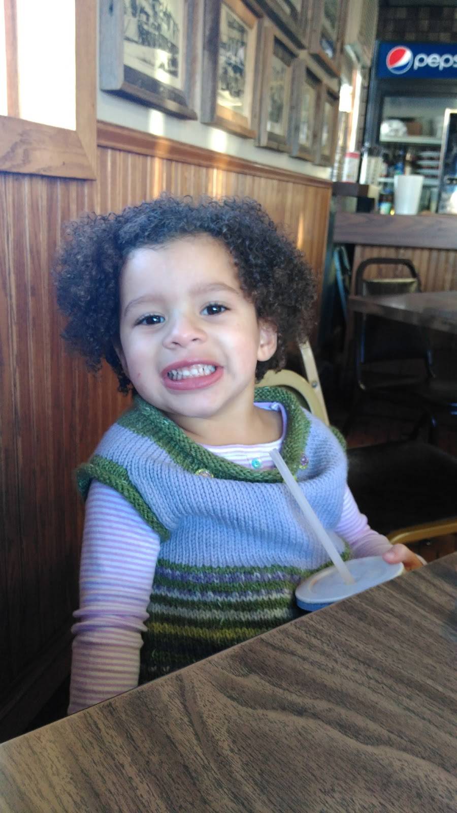 Charcoal Inn North | restaurant | 1637 Geele Ave, Sheboygan, WI 53083, USA | 9204581147 OR +1 920-458-1147