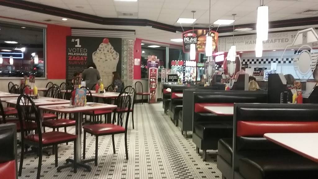 Steak n Shake | restaurant | 3488 Alpine Ave NW, Grand Rapids, MI 49544, USA | 6167857082 OR +1 616-785-7082
