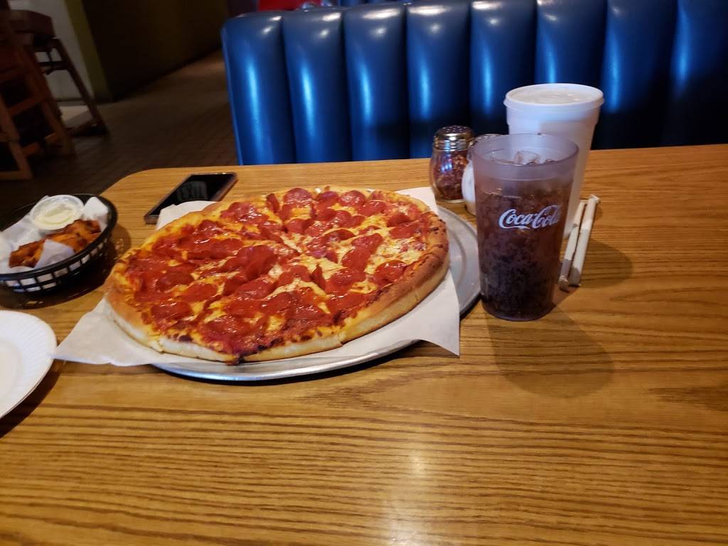 Rosas Pizza | restaurant | 2833 Whitson St, Selma, CA 93662, USA | 5598983024 OR +1 559-898-3024