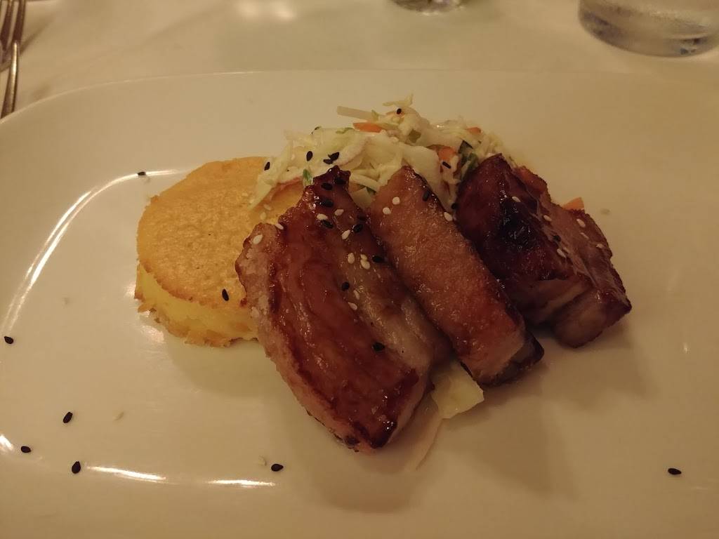 Schoolhouse At Canndondale | restaurant | 34 Cannon Rd, Wilton, CT 06897, USA | 2038349816 OR +1 203-834-9816