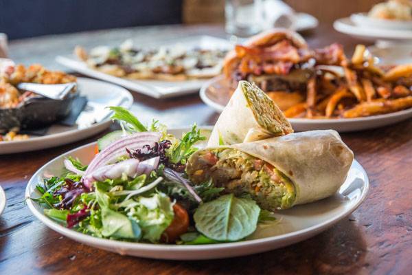 15 Walnut Tavern | restaurant | 15 Walnut Rd, South Hamilton, MA 01982, USA | 9784682400 OR +1 978-468-2400