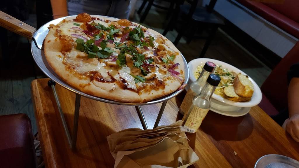 Fratellis Pizza & Brew | restaurant | 1559 Spinnaker Dr #100, Ventura, CA 93001, USA | 8056390866 OR +1 805-639-0866