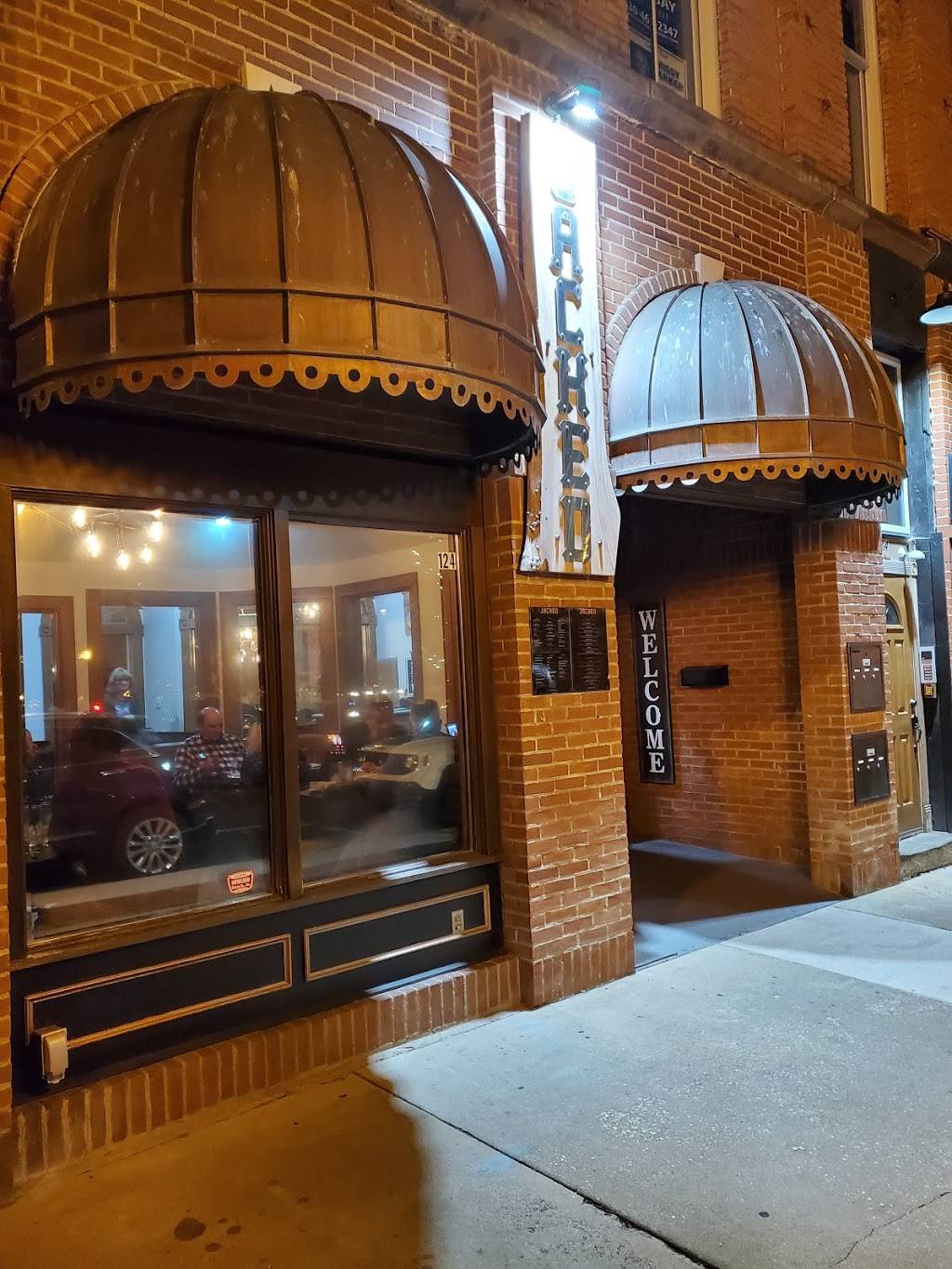 Jacked Bar and Grill | restaurant | 124 N Park Ave, Warren, OH 44481, USA | 3304695208 OR +1 330-469-5208