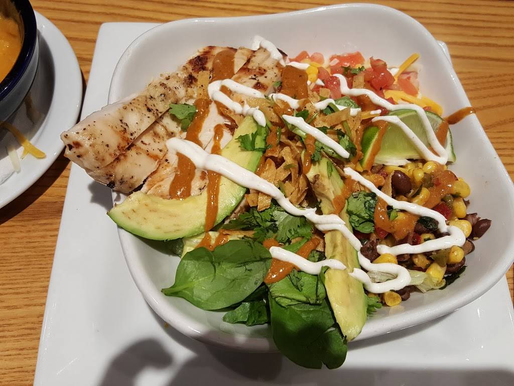 Chilis Grill & Bar | meal takeaway | 111 Grand Hill Pl, Holly Springs, NC 27540, USA | 9195577841 OR +1 919-557-7841