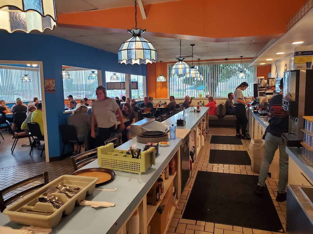 CRUISE IN FAMILY RESTAURANT SEYMOUR | restaurant | 1027 Orchard Dr, Seymour, WI 54165, USA | 9205044023 OR +1 920-504-4023